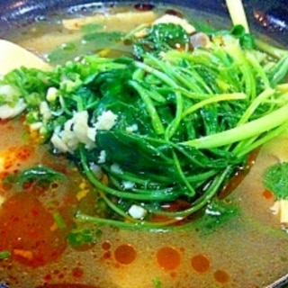 空芯菜と中国湯葉のピリ辛スープ